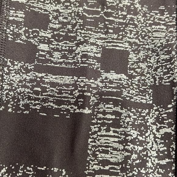 UNDER ARMOUR COMPRESSION PANTS #1417, size medium - Picture 2 of 8